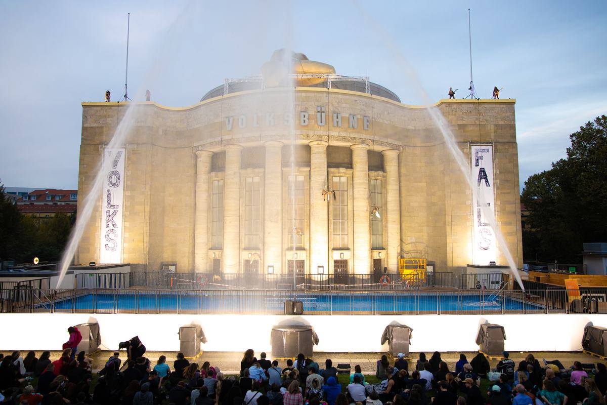 House Wash von Florentina Holzinger und Team, Foto: Mayra Wallraff
